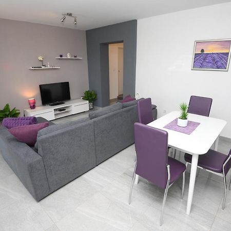 Apartments Lidija - Sea View Apartment With Exclusive Right Of Using Hot Tub Or Split Level Apartment With Exclusive Right Of Using Pool Подстрана Екстер'єр фото