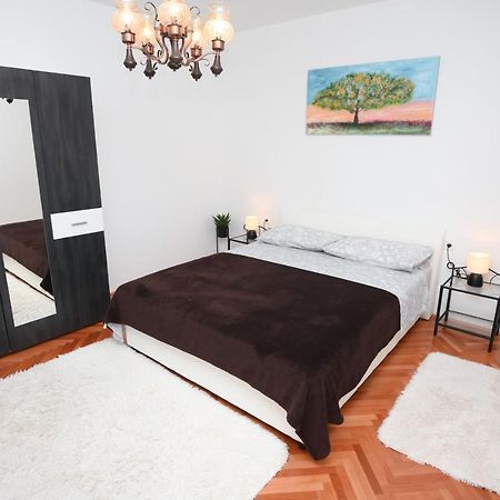 Apartments Lidija - Sea View Apartment With Exclusive Right Of Using Hot Tub Or Split Level Apartment With Exclusive Right Of Using Pool Подстрана Екстер'єр фото