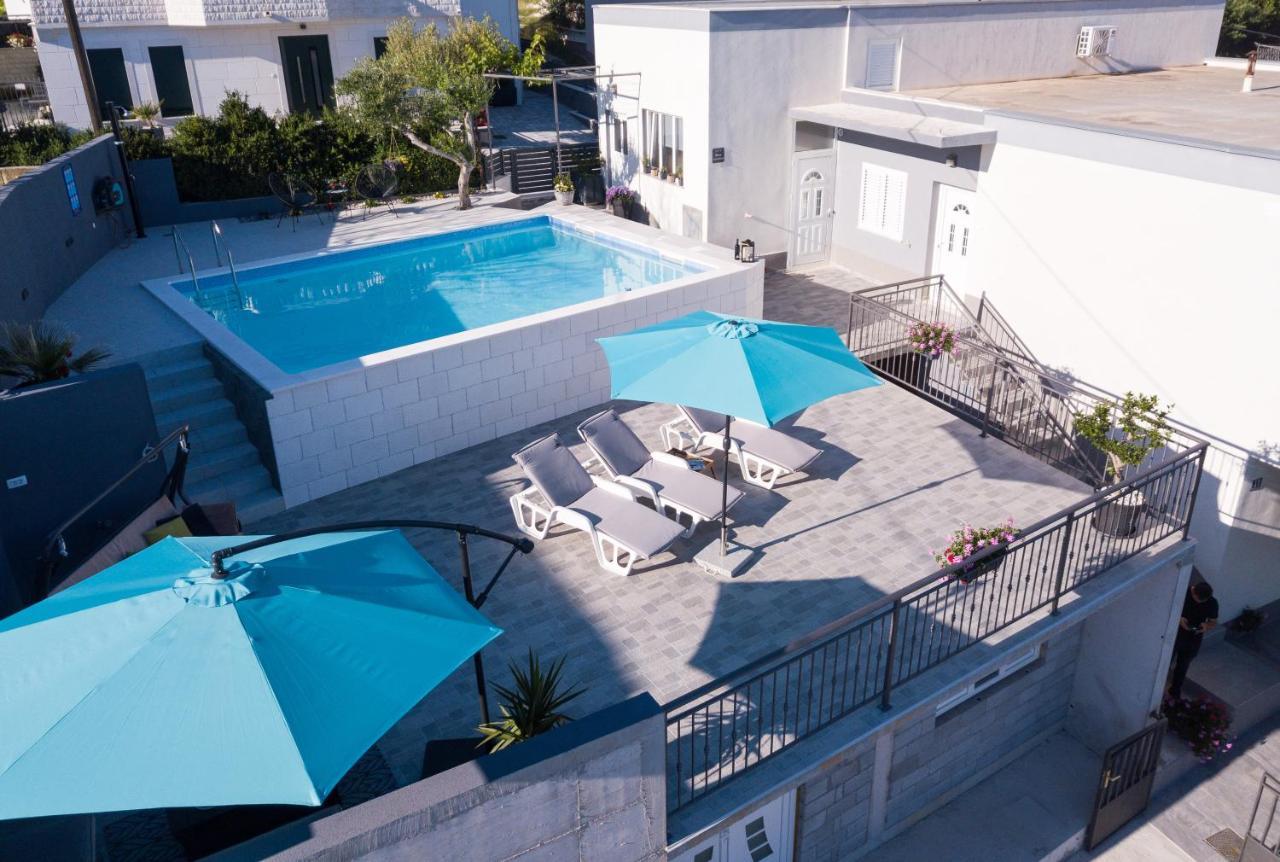 Apartments Lidija - Sea View Apartment With Exclusive Right Of Using Hot Tub Or Split Level Apartment With Exclusive Right Of Using Pool Подстрана Екстер'єр фото