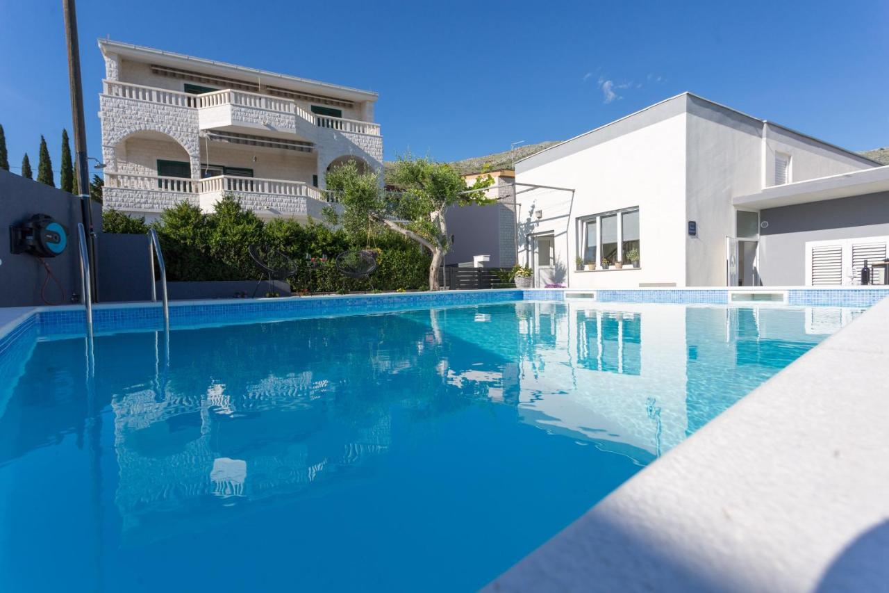 Apartments Lidija - Sea View Apartment With Exclusive Right Of Using Hot Tub Or Split Level Apartment With Exclusive Right Of Using Pool Подстрана Екстер'єр фото