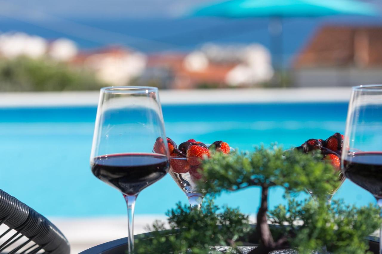 Apartments Lidija - Sea View Apartment With Exclusive Right Of Using Hot Tub Or Split Level Apartment With Exclusive Right Of Using Pool Подстрана Екстер'єр фото