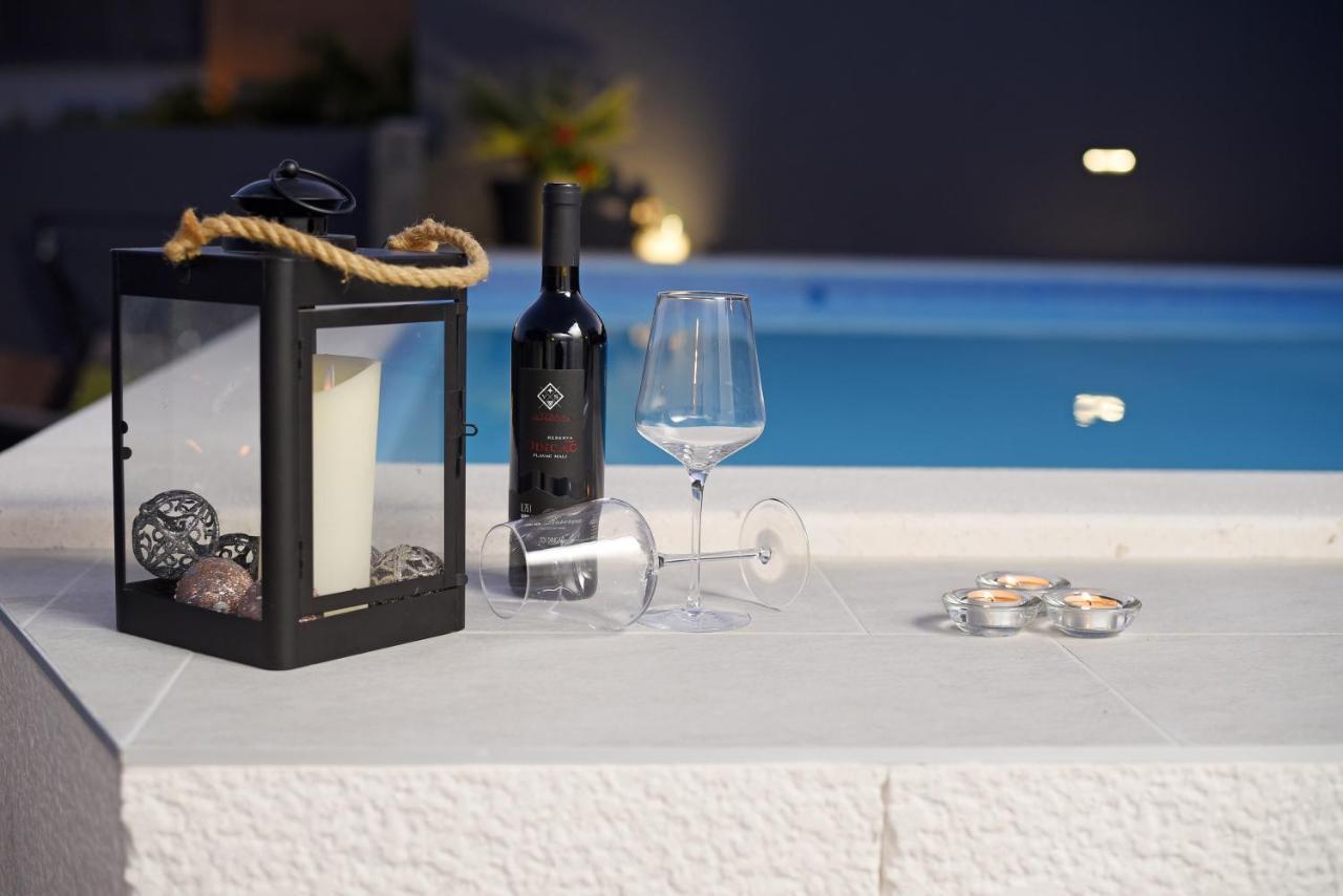 Apartments Lidija - Sea View Apartment With Exclusive Right Of Using Hot Tub Or Split Level Apartment With Exclusive Right Of Using Pool Подстрана Екстер'єр фото