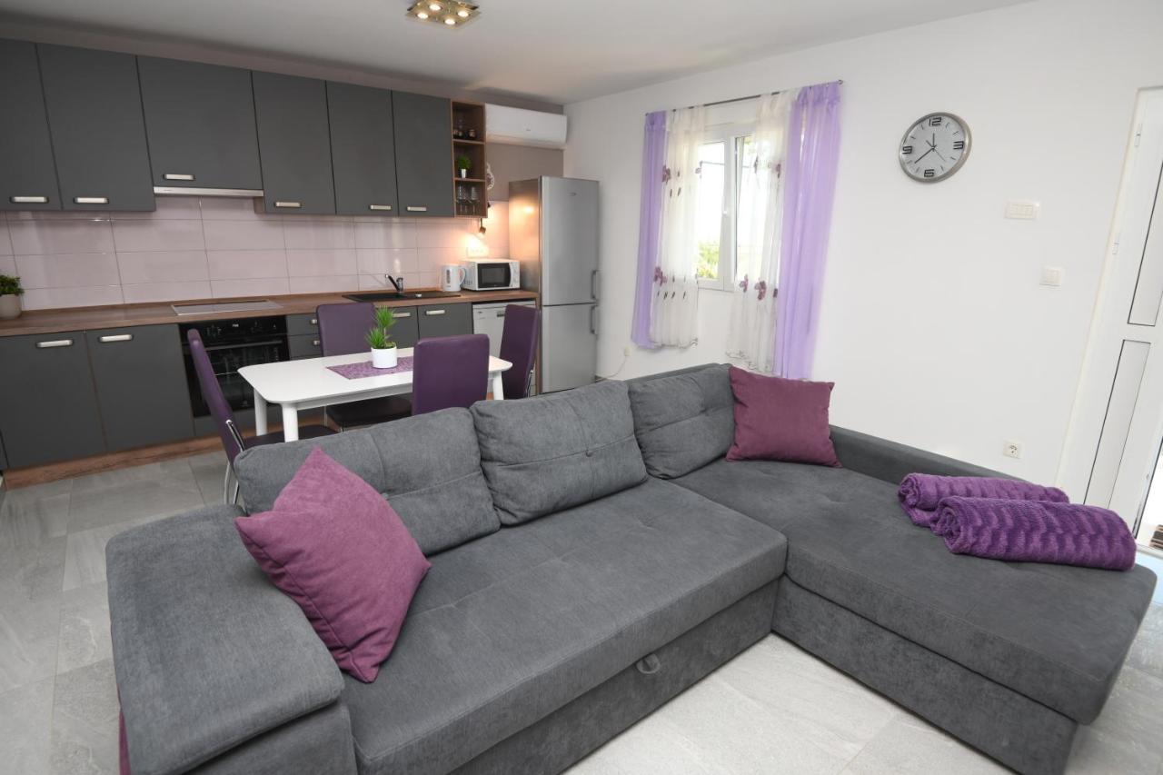 Apartments Lidija - Sea View Apartment With Exclusive Right Of Using Hot Tub Or Split Level Apartment With Exclusive Right Of Using Pool Подстрана Екстер'єр фото