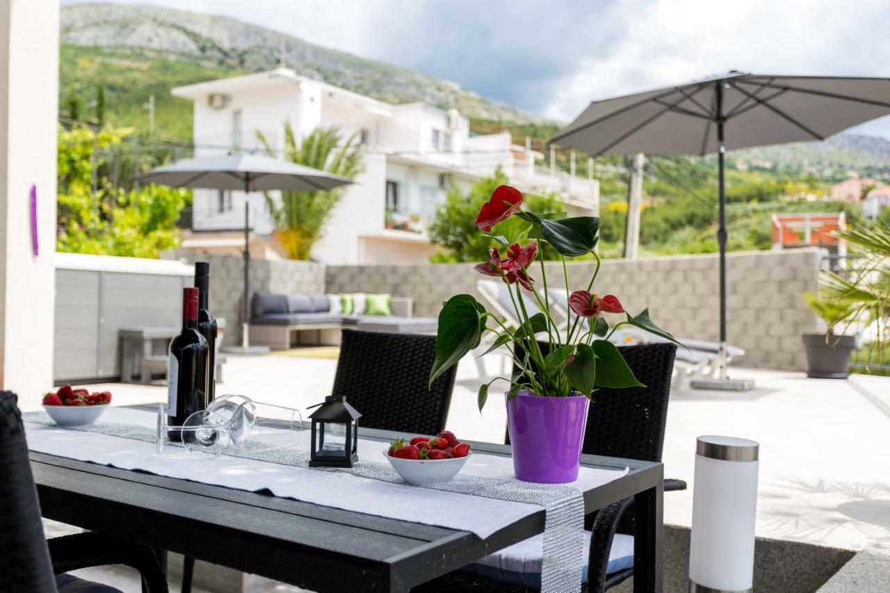 Apartments Lidija - Sea View Apartment With Exclusive Right Of Using Hot Tub Or Split Level Apartment With Exclusive Right Of Using Pool Подстрана Екстер'єр фото