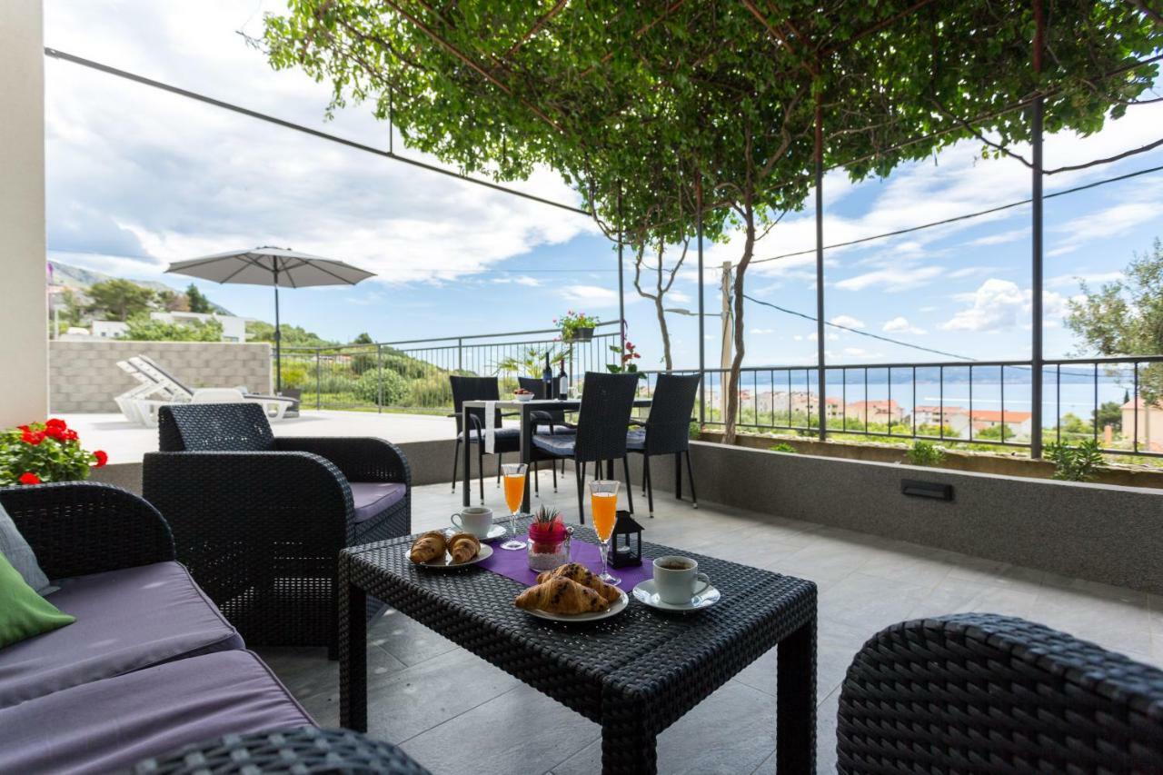 Apartments Lidija - Sea View Apartment With Exclusive Right Of Using Hot Tub Or Split Level Apartment With Exclusive Right Of Using Pool Подстрана Екстер'єр фото