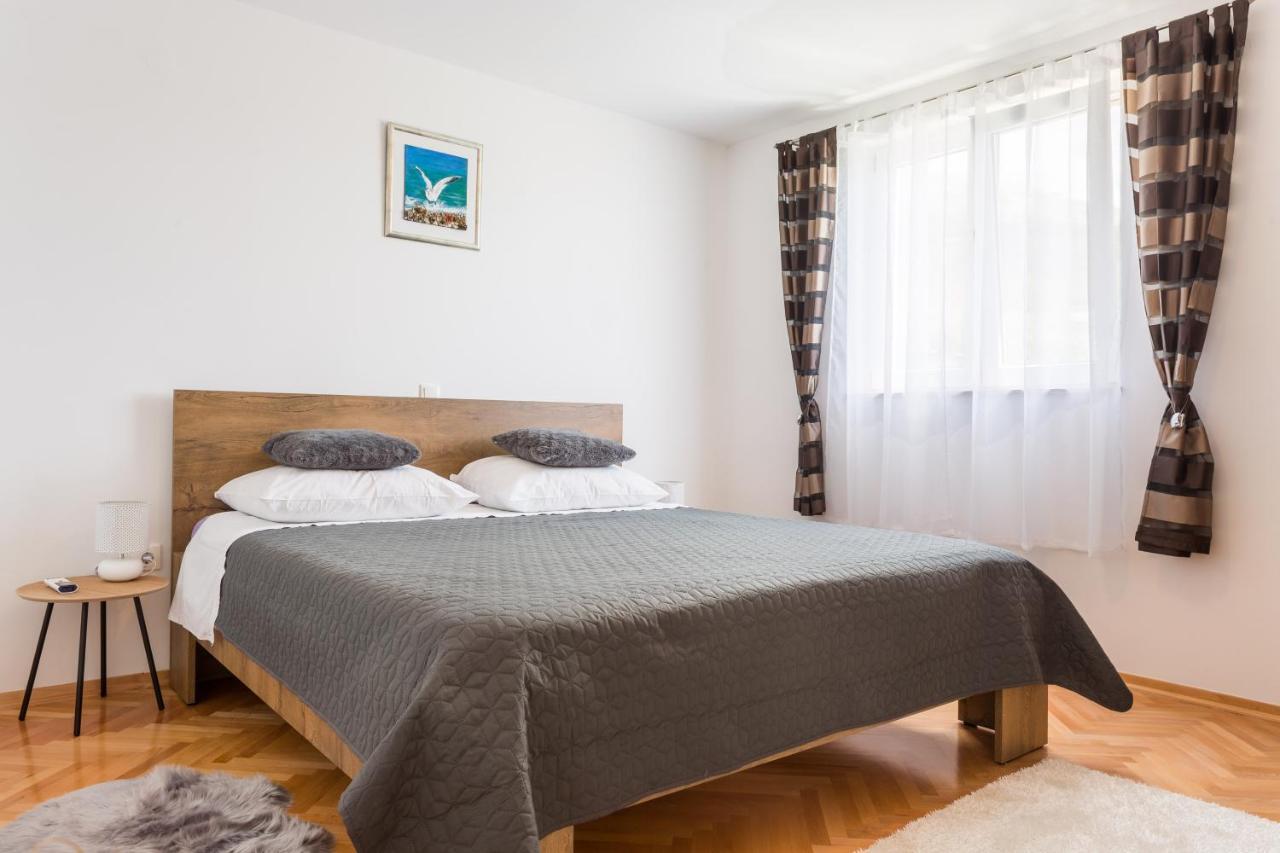 Apartments Lidija - Sea View Apartment With Exclusive Right Of Using Hot Tub Or Split Level Apartment With Exclusive Right Of Using Pool Подстрана Екстер'єр фото