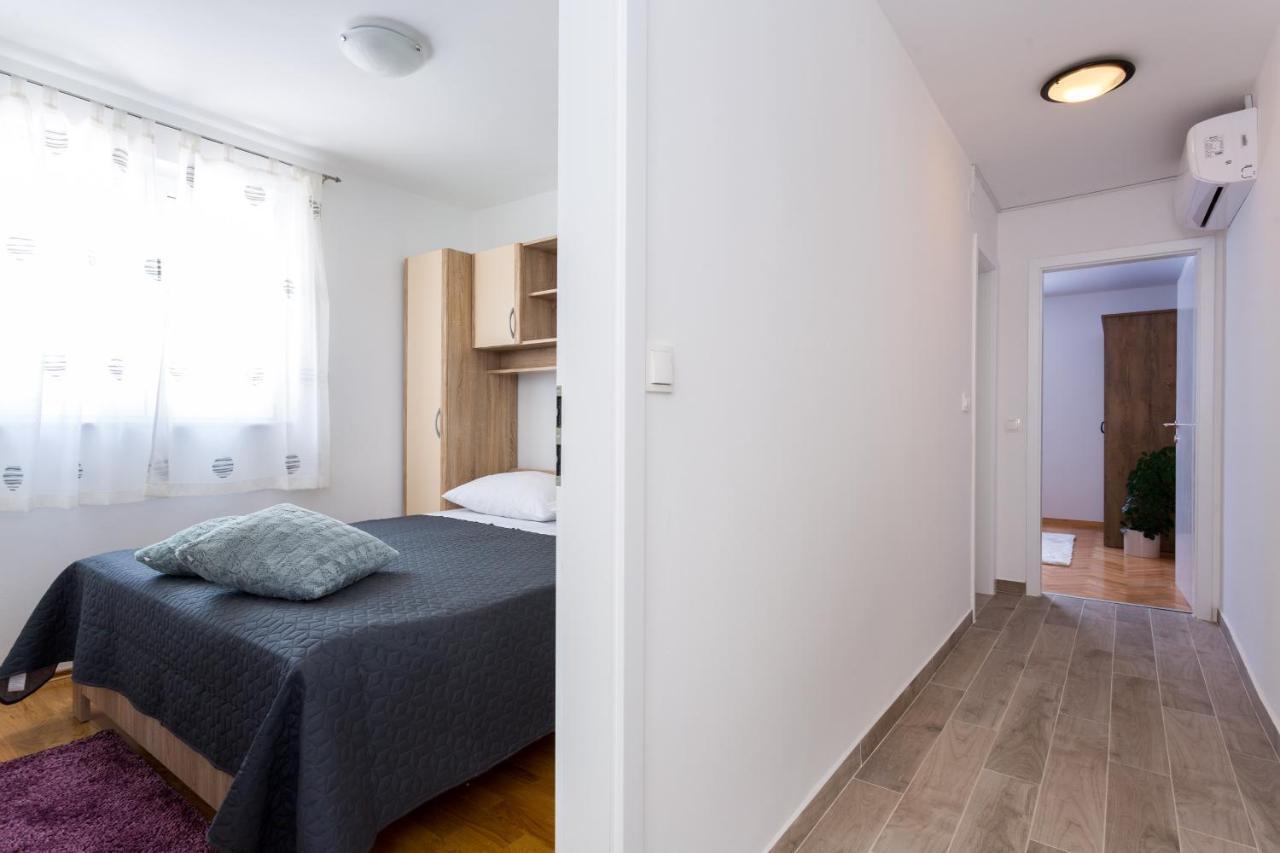 Apartments Lidija - Sea View Apartment With Exclusive Right Of Using Hot Tub Or Split Level Apartment With Exclusive Right Of Using Pool Подстрана Екстер'єр фото